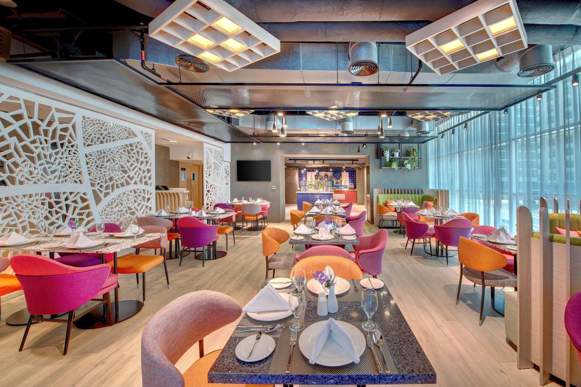 La Quinta By Wyndham Abu Dhabi Al Wahda Hotel Buitenkant foto