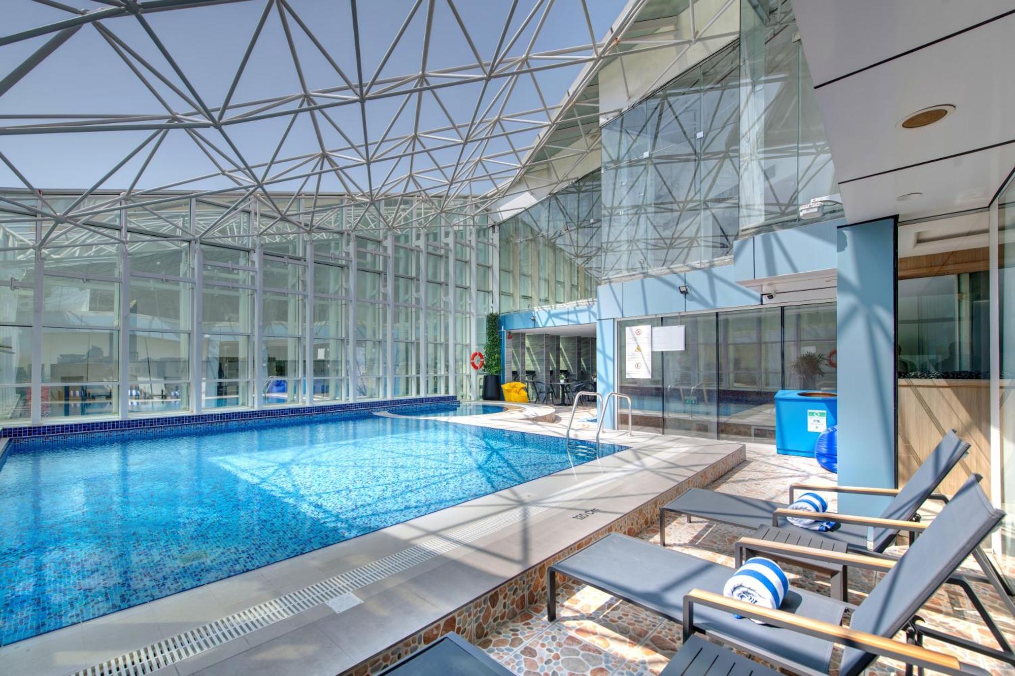 La Quinta By Wyndham Abu Dhabi Al Wahda Hotel Buitenkant foto