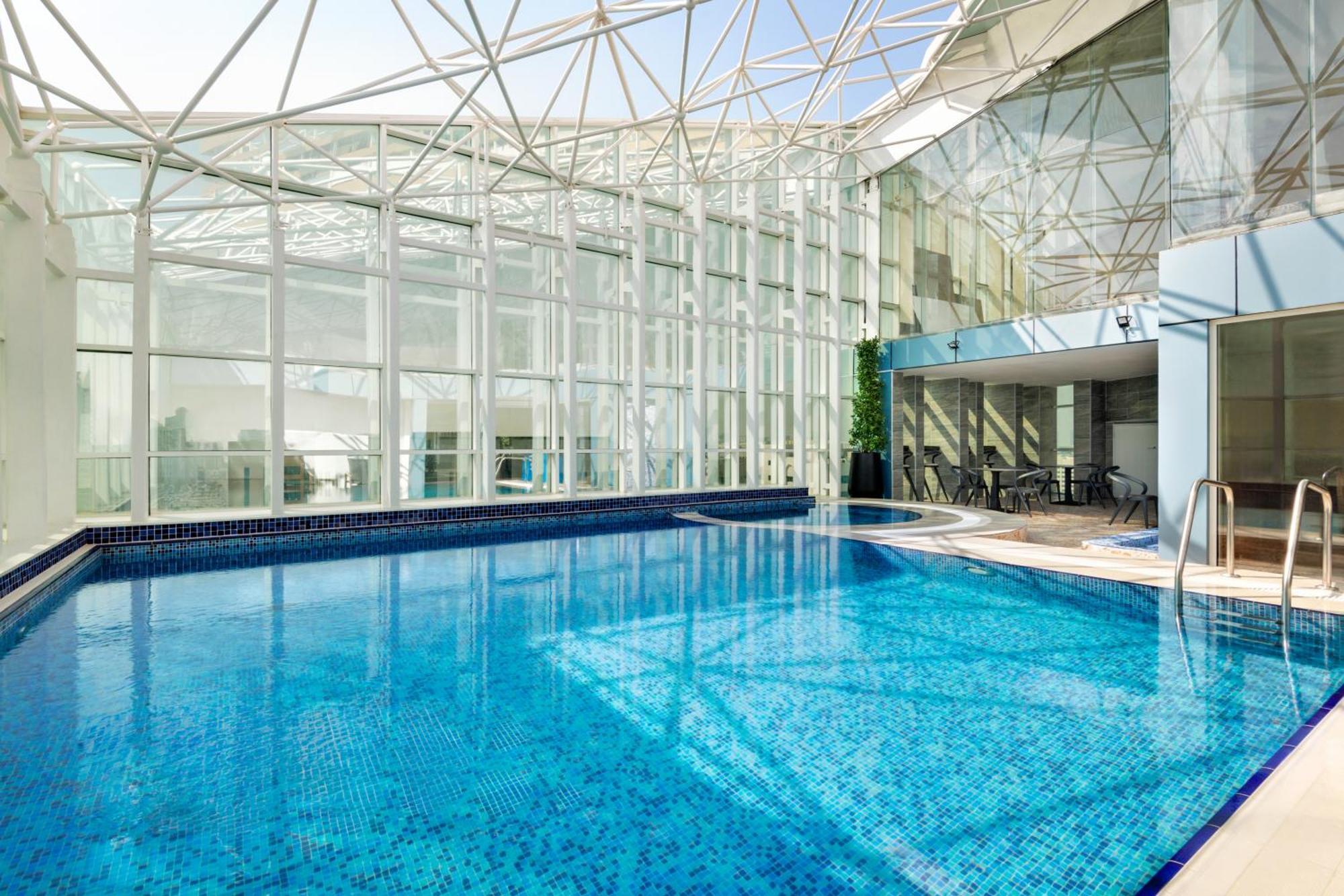 La Quinta By Wyndham Abu Dhabi Al Wahda Hotel Buitenkant foto